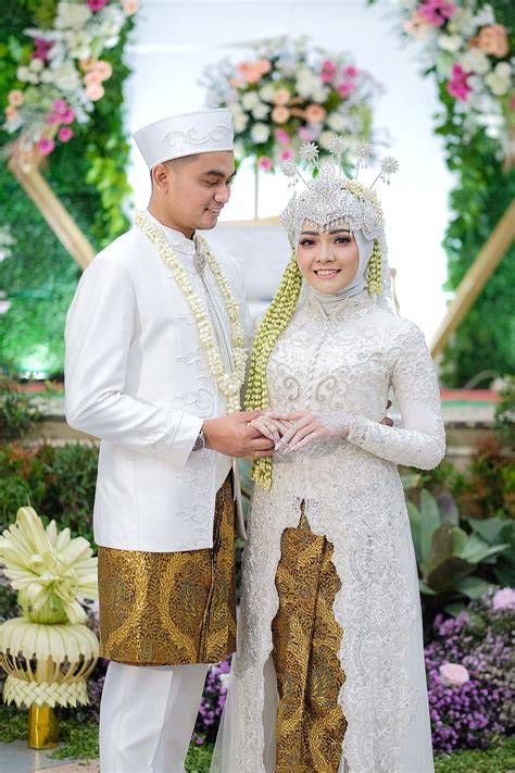 kebaya akad nikah andini irvan  laksmi kebaya muslimah islamic bride bridestorycom