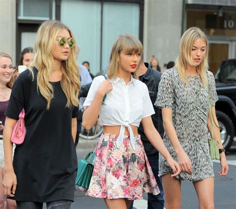 13 Signs You Re The Taylor Swift Of Your Friends