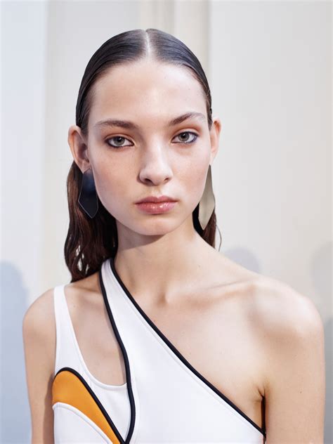 New Ukrainian Model Zhenya Migovych 6 Things To Know Vogue