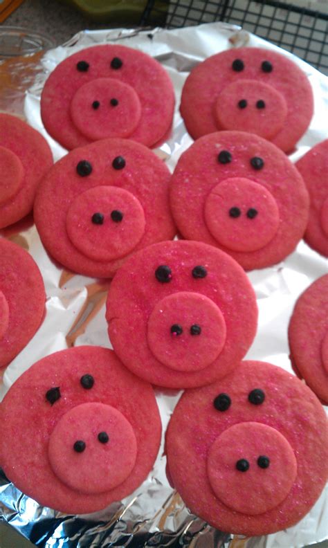pin  laura bransford       pig cookies kids party food animal cookies