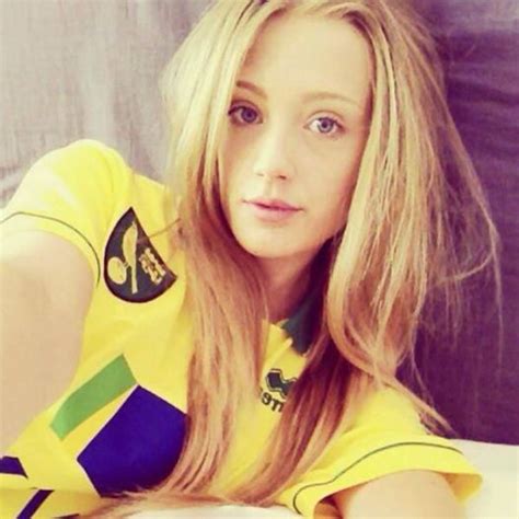 stunning gallery 50 really hot women in football shirts