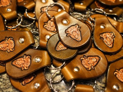 custom leather keychain    stamps   colors