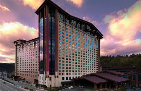 harrahs cherokee casino resort selects cloud  wi fi hotel management