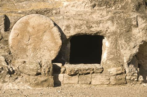 contradictions  gospel accounts  jesus tomb