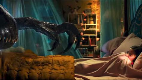 Jurassic World Fallen Kingdom Trailer Fans Reacts To Creepy Indoraptor