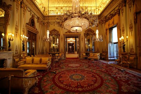 grandest rooms  queen elizabeths palaces vogue