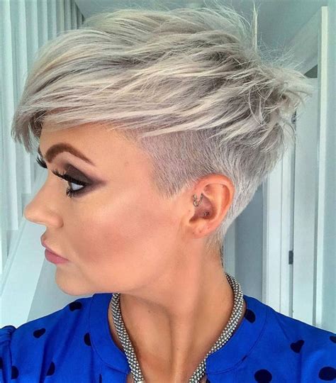 Sexy And Simple Short Hairstyles For Women Over 40 Lead