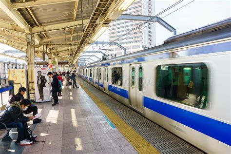 stazione ferroviaria tokyo giappone immagine stock editoriale