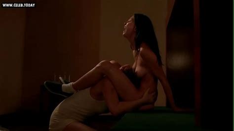 Natasha Lyonne And Kimiko Glenn Explicit Naked Lesbian Sex