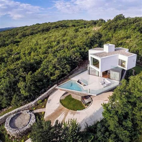 spectacular summer house   hilltop modern house designs