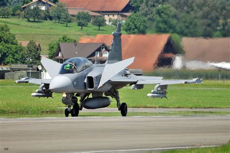 swedish saab jas  gripen  full airbrake   hit  airstrip