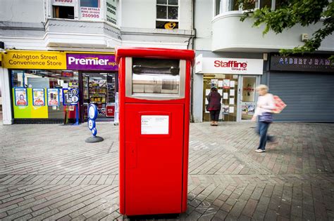 uks   parcel postboxes   located  newark
