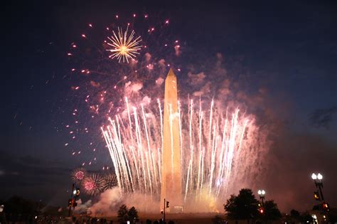 fourth  july fireworks  national mall    dcist