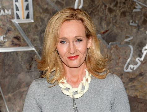 jk rowling begs harry potter fans   post cursed child spoilers