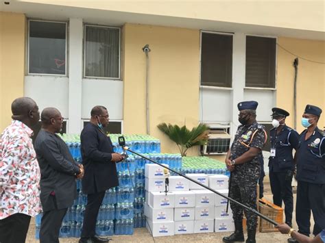 victory bible church int l donates ppes to police