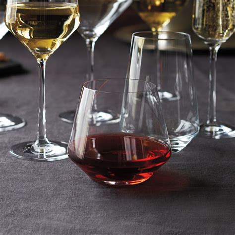schott zwiesel pure stemless red wine glasses sur la table