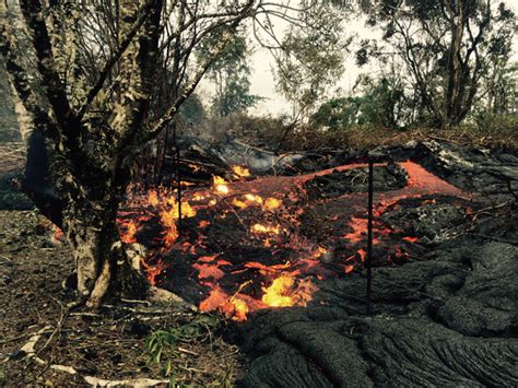 la lava si muove sempre di più verso il villaggio di pahoa
