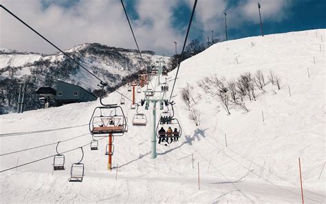 ski resorts  hokkaido  book   magical winter wonderland