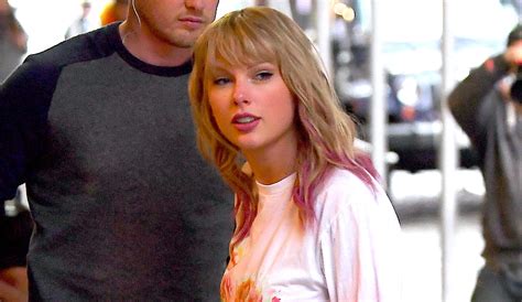 Taylor Swift Steps Out In Nyc As April 26th Draws Closer