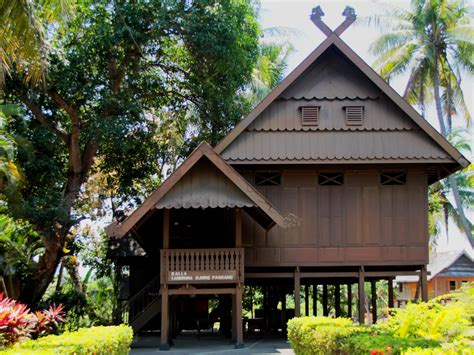 membedah rumah tradisional suku bugis makassar indonesia kaya