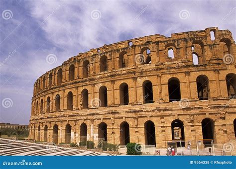 el romano djem tunisia del coliseum fotografia stock immagine  rovine rovina