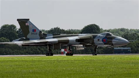 avro vulcan zapcom air show photography civilian  military