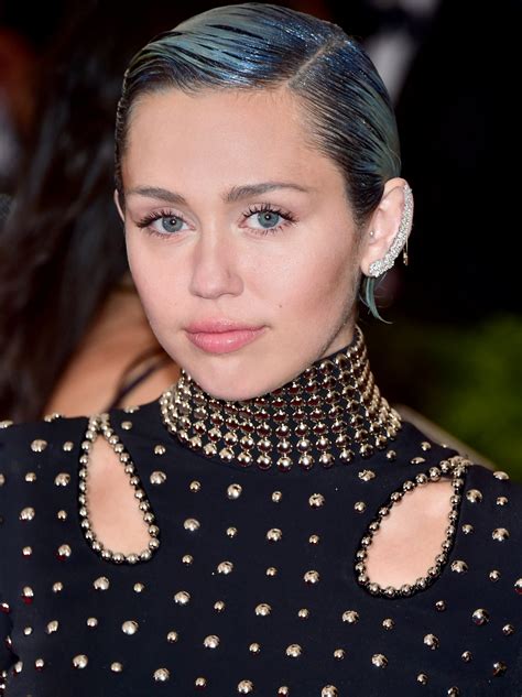 Miley Cyrus To Host The 2015 Mtv Video Music Awards Instyle