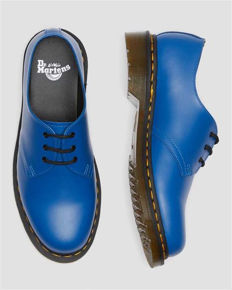 smooth leather shoes dr martens