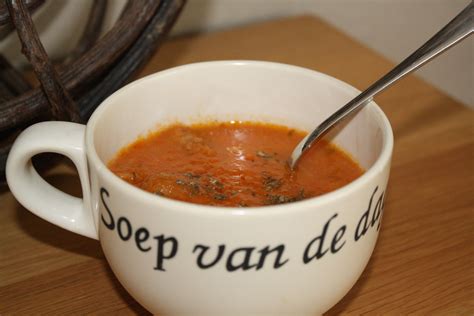 pittige tomatenpaprika soep brenda kookt