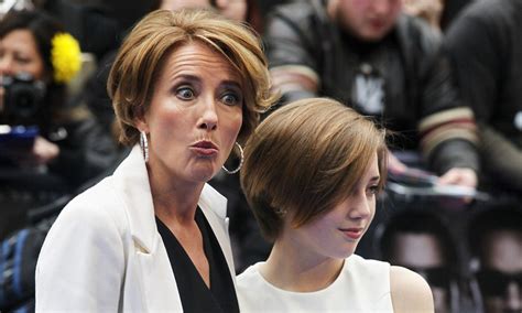 emma thompson shows off her lookalike daughter gaia at men in black iii