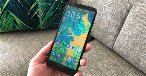 Moto G6 Review A Brilliant Phone That Costs A Quarter Of The Iphone X