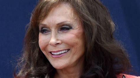 country star loretta lynn shares rare message with fans to marks major