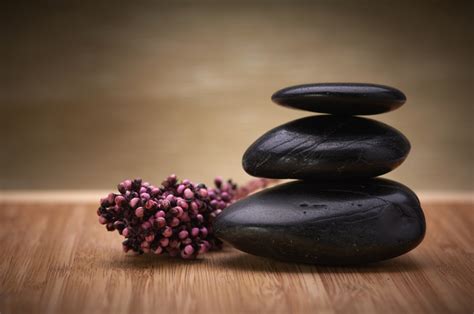 hot stone massage chiropractor and massage therapy in