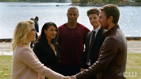 Oliver Queen And Felicity Smoak Are Earth S Worst Wedding Guests