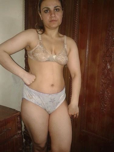 high class mumbai wife naked posing for photos hot indian nude girls