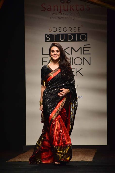 indian actress preity zinta in black saree at lakme fashion week tollywood stars