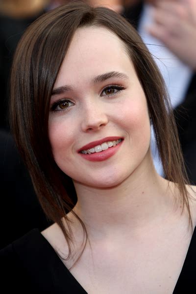 hollywood actress ellen page comes out as a lésbian