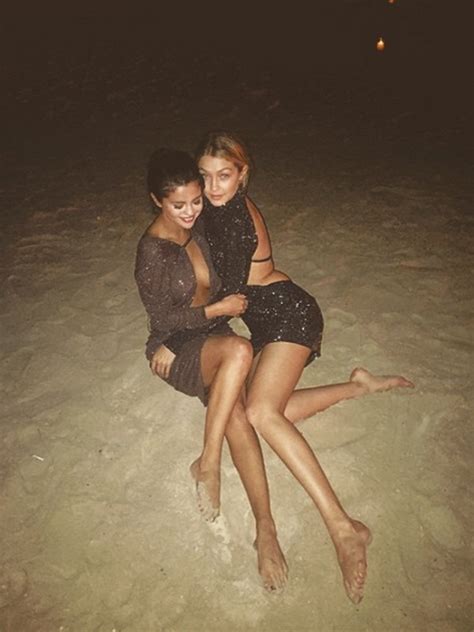Selena Gomez Brought In 2015 By Posting Sexy Instagram Pics Idolator
