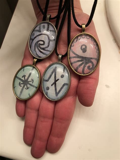 custom amulets   graphic  series amulet