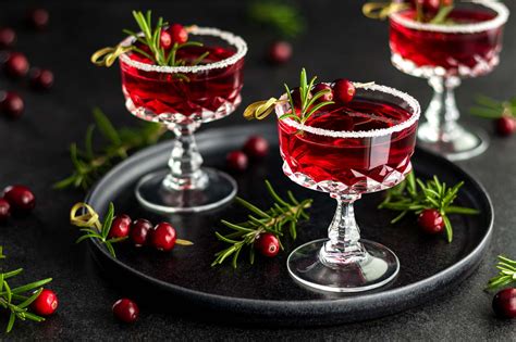 wodka cranberry cocktail mit rosmarin crane cuisine