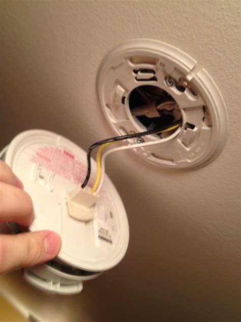 check  replace  smoke detector  battery tools