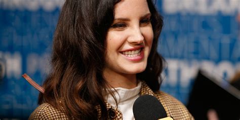 lana del rey reveals her new year s resolution for 2019 lana del rey