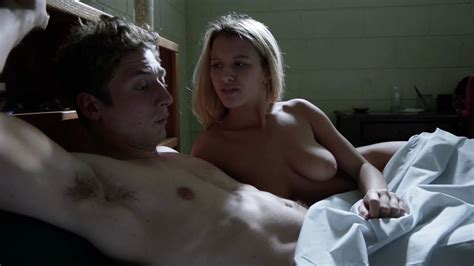 angeline appel nue dans shameless us