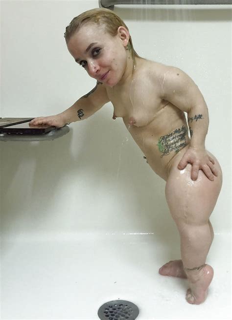 amateur blonde midget in the shower high quality porn pic amateur m