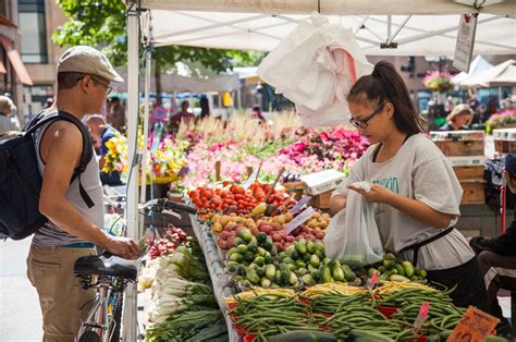 farmers market finds   choose  seasons  nutritious