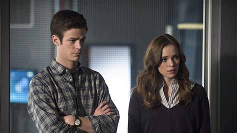 Barry And Caitlin Shouldn T Be A Flash Couple No Matter How Flirty