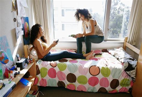 what to do if you hate your college roommate colleges of distinction