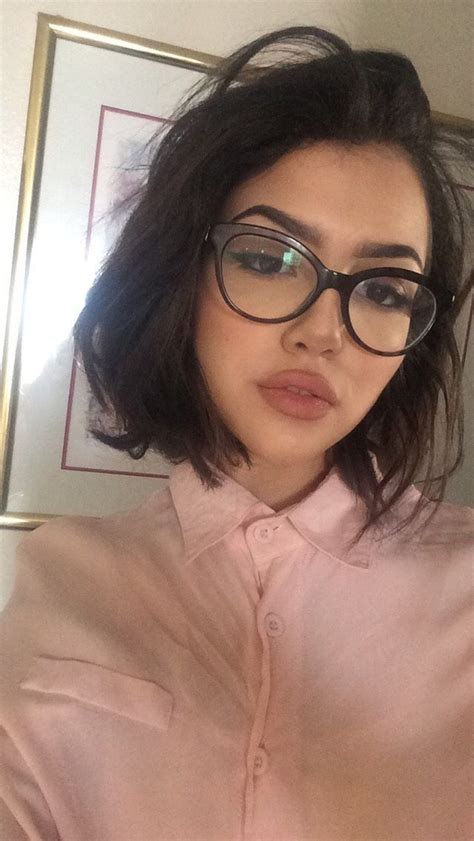 Pin On Super Cute Girls With Glasses