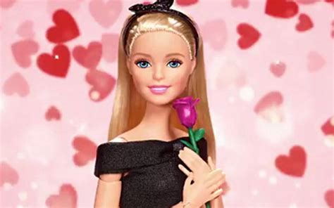 ¡no creerás cuál es barbie sorprende al mundo tras revelar su apellido