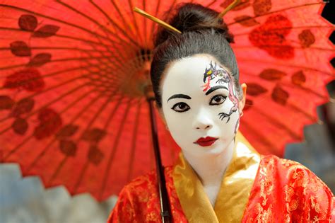 geisha style girls